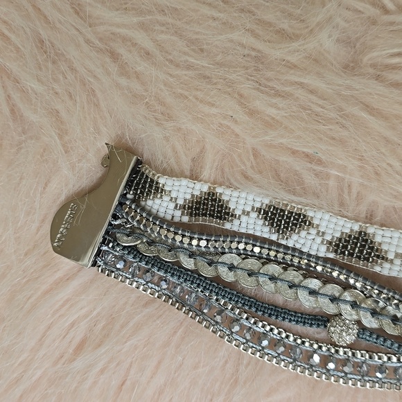 VICTORIA EMERSON layered Silver and beaded Magnetic Bracelet​ - Picture 5 of 9
